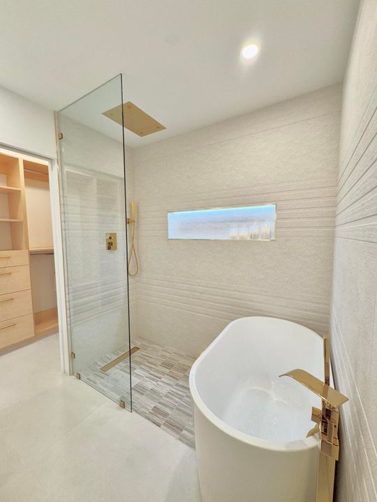 Activo con contrato: $649,999 (3 camas, 2 baños, 1286 Pies cuadrados)