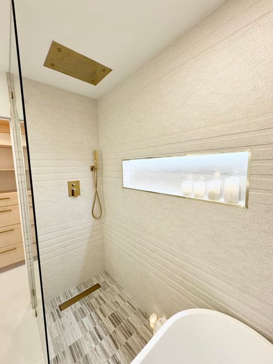 Activo con contrato: $649,999 (3 camas, 2 baños, 1286 Pies cuadrados)