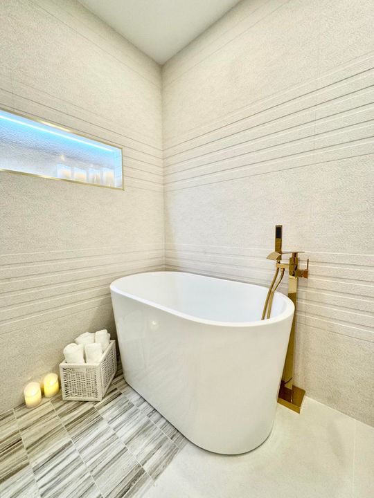 Activo con contrato: $649,999 (3 camas, 2 baños, 1286 Pies cuadrados)