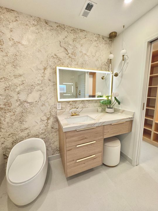 Activo con contrato: $649,999 (3 camas, 2 baños, 1286 Pies cuadrados)