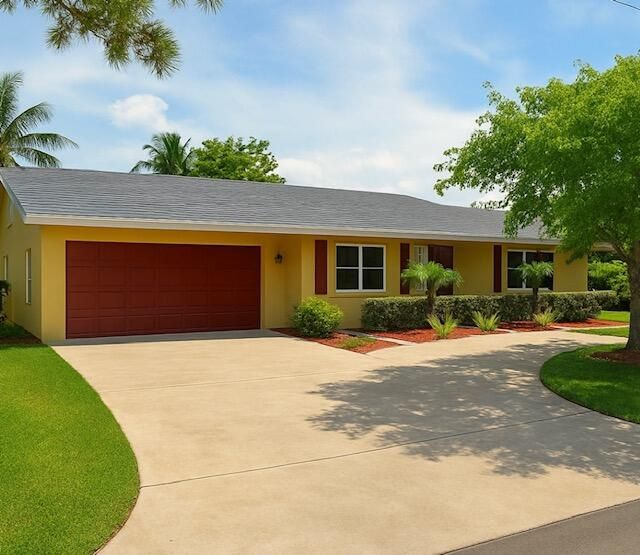 Recently Sold: $800,000 (3 beds, 2 baths, 2384 Square Feet)