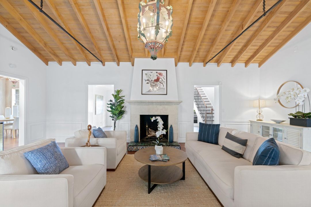 En Renta: $40,000 (4 camas, 4 baños, 3543 Pies cuadrados)