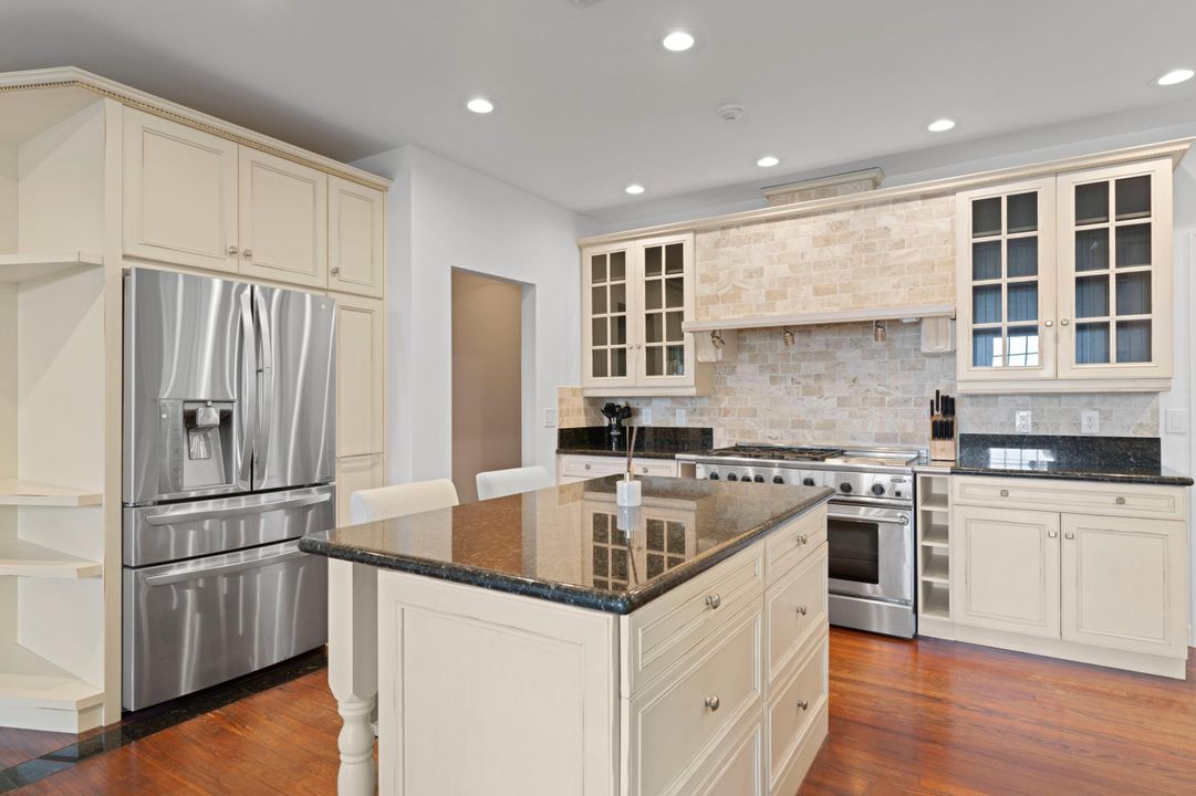 En Renta: $40,000 (4 camas, 4 baños, 3543 Pies cuadrados)