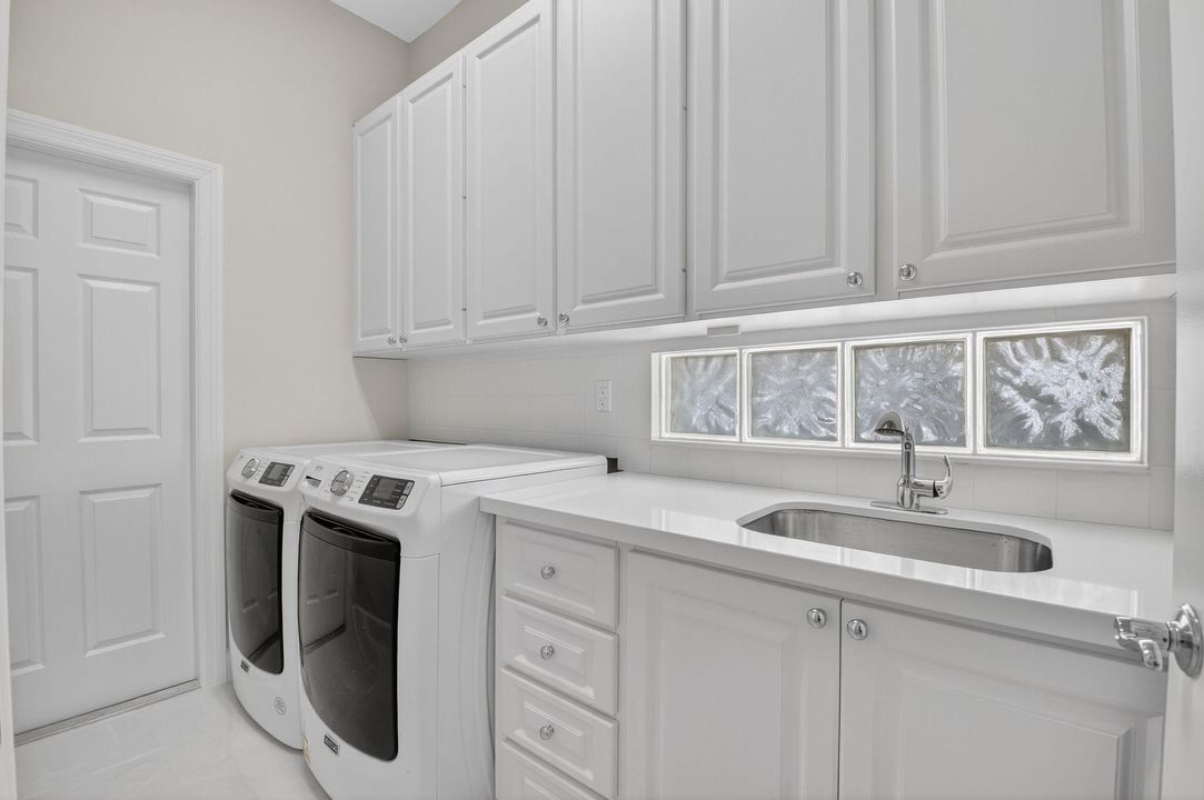 For Sale: $739,000 (3 beds, 2 baths, 1567 Square Feet)