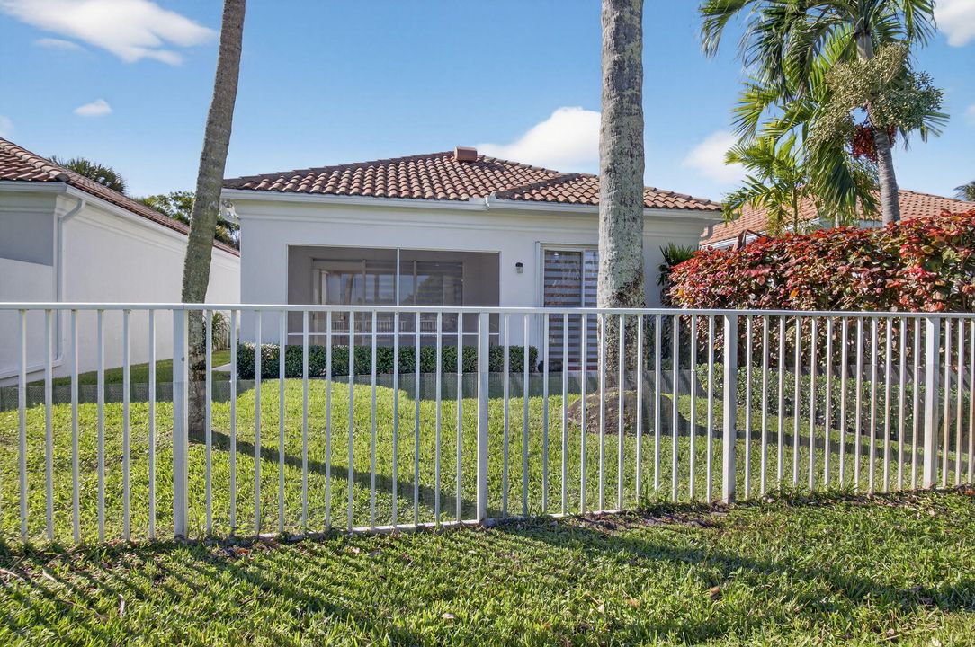 For Sale: $739,000 (3 beds, 2 baths, 1567 Square Feet)