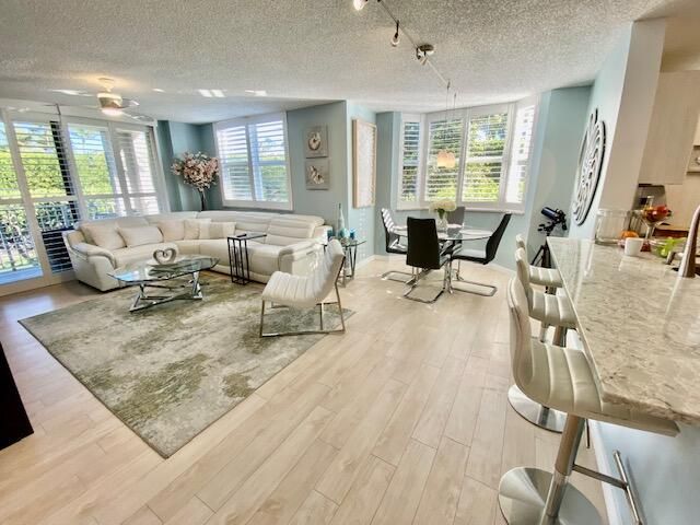 出租: $5,500 (3 贝兹, 2 浴室, 1571 平方英尺)