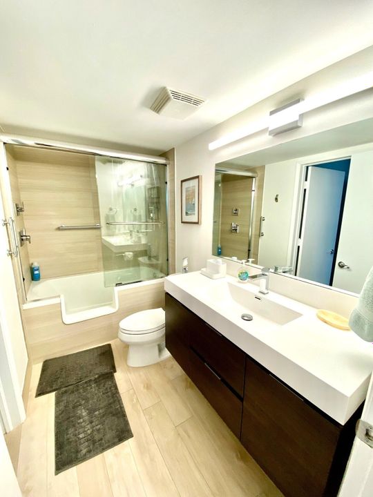 出租: $5,500 (3 贝兹, 2 浴室, 1571 平方英尺)