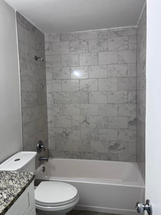 В аренду: $7,100 (6 спален, 3 ванн, 3392 Квадратных фут)