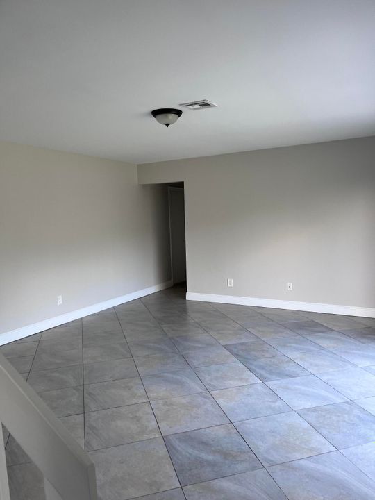 В аренду: $7,100 (6 спален, 3 ванн, 3392 Квадратных фут)