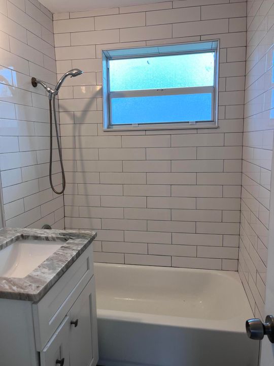 В аренду: $7,100 (6 спален, 3 ванн, 3392 Квадратных фут)