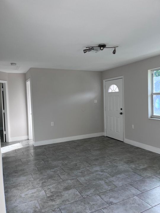 В аренду: $7,100 (6 спален, 3 ванн, 3392 Квадратных фут)