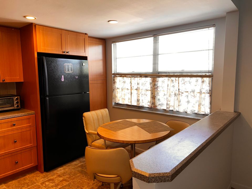 For Sale: $150,000 (2 beds, 2 baths, 1291 Square Feet)