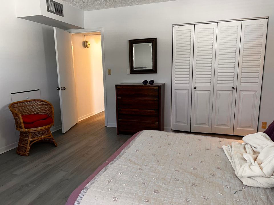 For Sale: $150,000 (2 beds, 2 baths, 1291 Square Feet)