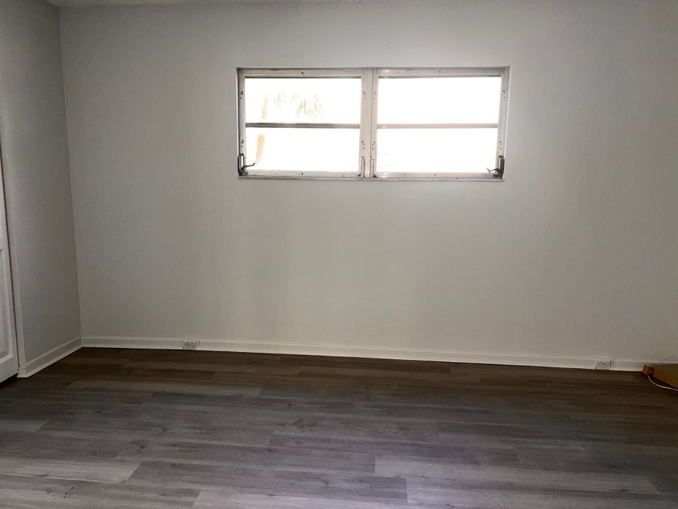 For Sale: $150,000 (2 beds, 2 baths, 1291 Square Feet)