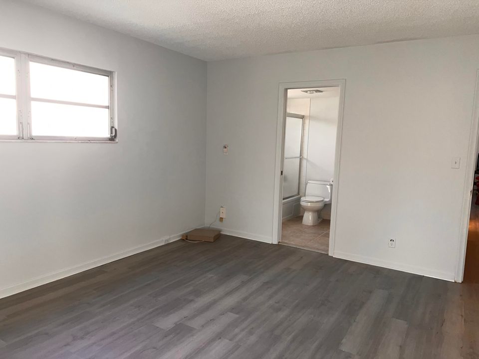 For Sale: $150,000 (2 beds, 2 baths, 1291 Square Feet)