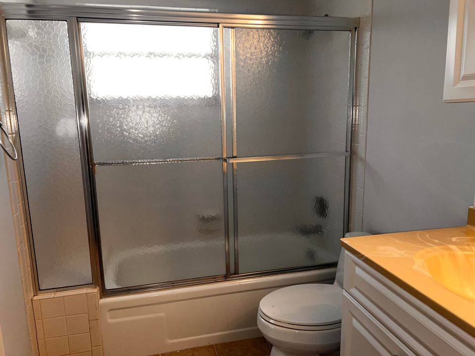For Sale: $150,000 (2 beds, 2 baths, 1291 Square Feet)