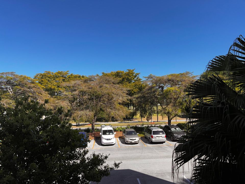 For Sale: $150,000 (2 beds, 2 baths, 1291 Square Feet)