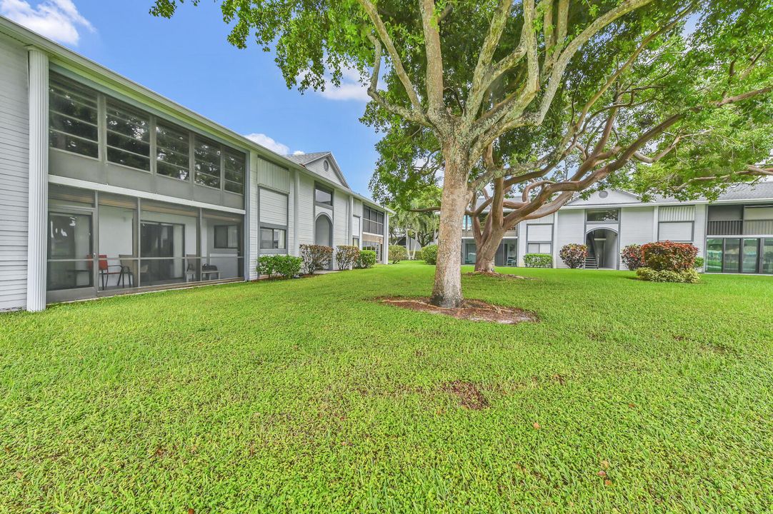 合同活跃: $2,000 (2 贝兹, 2 浴室, 1000 平方英尺)