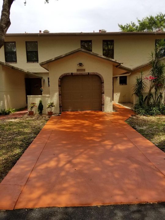 For Rent: $3,300 (3 beds, 2 baths, 1412 Square Feet)