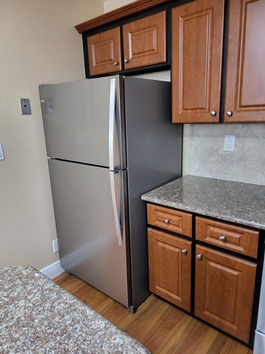 For Rent: $3,300 (3 beds, 2 baths, 1412 Square Feet)