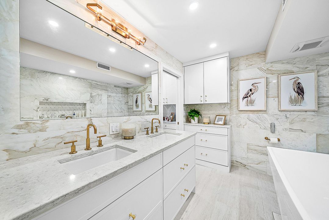 Activo con contrato: $1,000,000 (2 camas, 2 baños, 1556 Pies cuadrados)