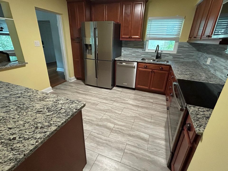 En Venta: $550,000 (3 camas, 2 baños, 1628 Pies cuadrados)