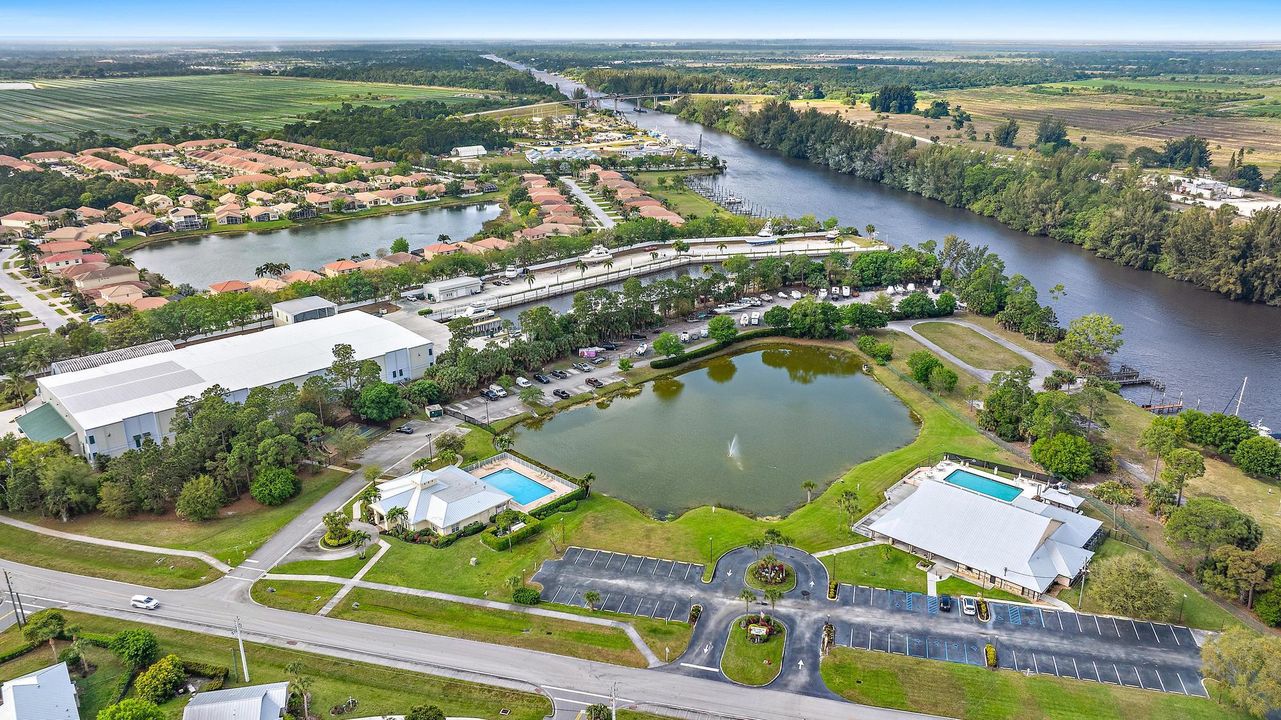 На продажу: $729,000 (5 спален, 4 ванн, 3380 Квадратных фут)