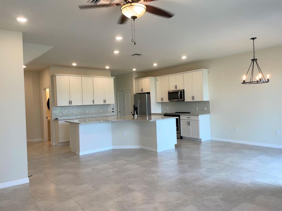 For Rent: $3,500 (3 beds, 2 baths, 1909 Square Feet)