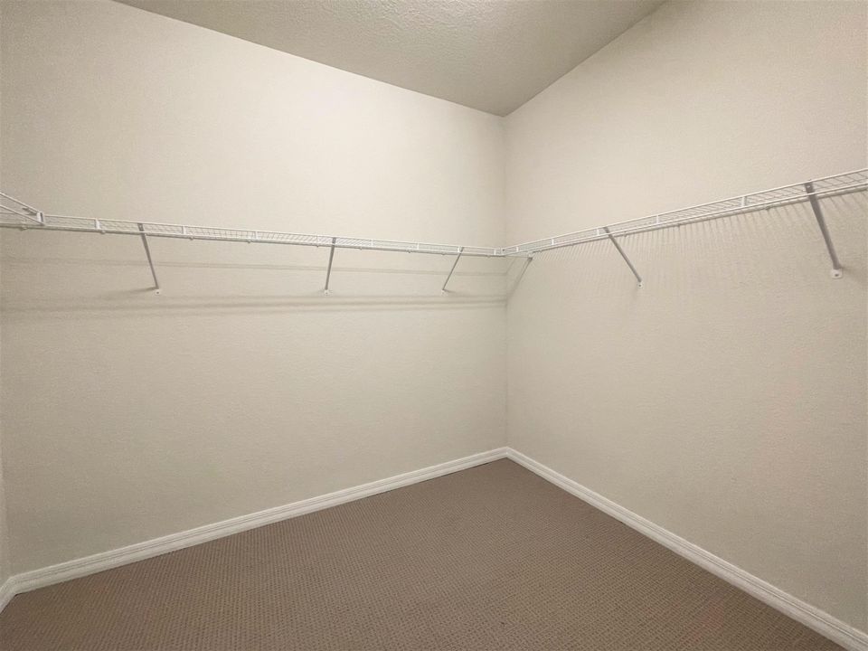 For Rent: $3,500 (3 beds, 2 baths, 1909 Square Feet)