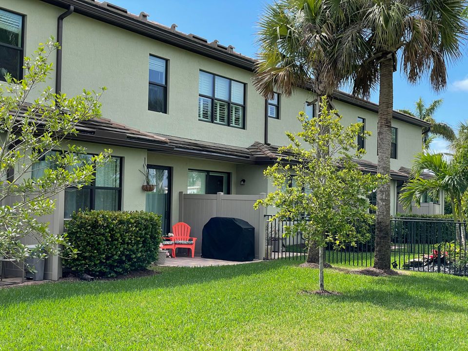 For Rent: $3,500 (3 beds, 2 baths, 1909 Square Feet)