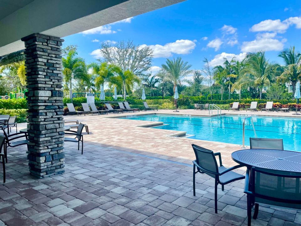 For Rent: $3,500 (3 beds, 2 baths, 1909 Square Feet)