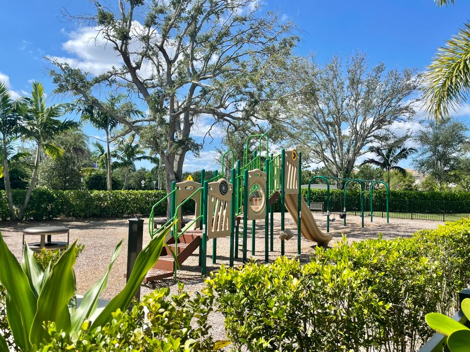 For Rent: $3,500 (3 beds, 2 baths, 1909 Square Feet)