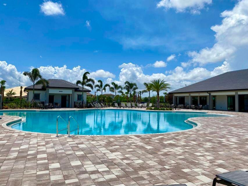 For Rent: $3,500 (3 beds, 2 baths, 1909 Square Feet)