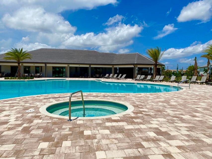 For Rent: $3,500 (3 beds, 2 baths, 1909 Square Feet)