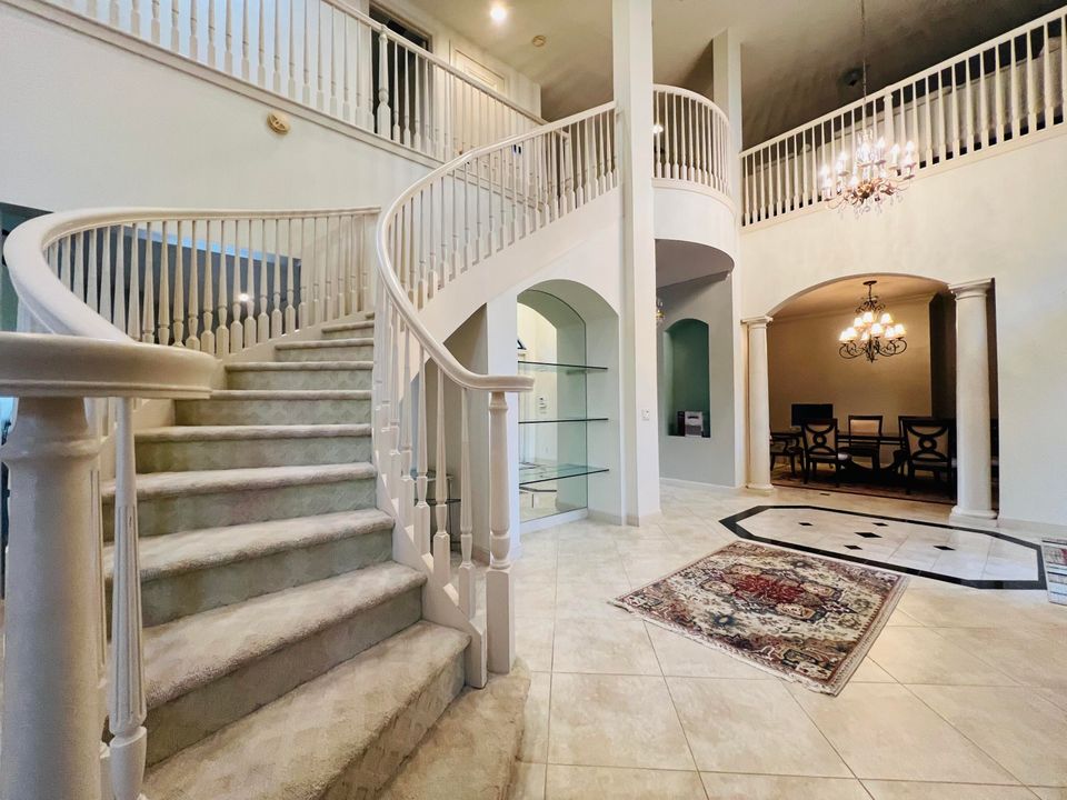 For Sale: $1,350,000 (5 beds, 5 baths, 4616 Square Feet)