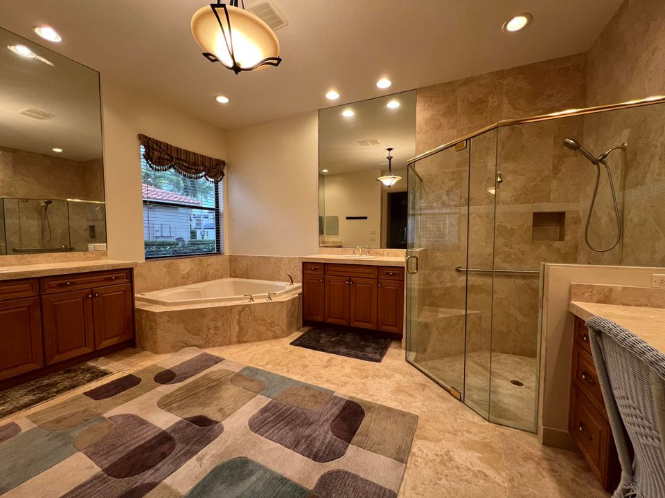 For Sale: $1,350,000 (5 beds, 5 baths, 4616 Square Feet)