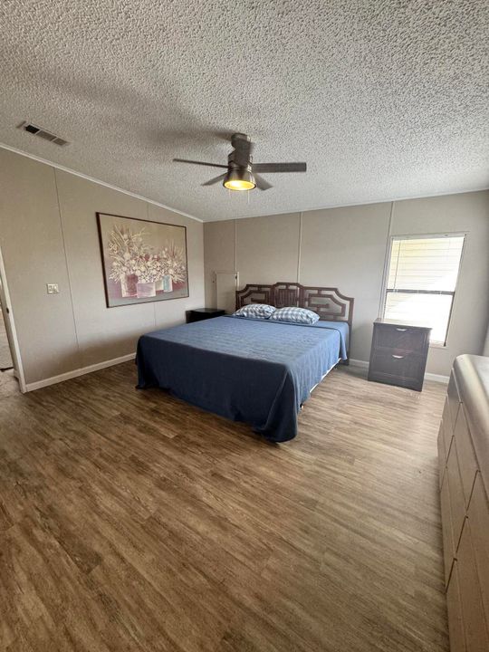 For Sale: $57,000 (2 beds, 2 baths, 1400 Square Feet)