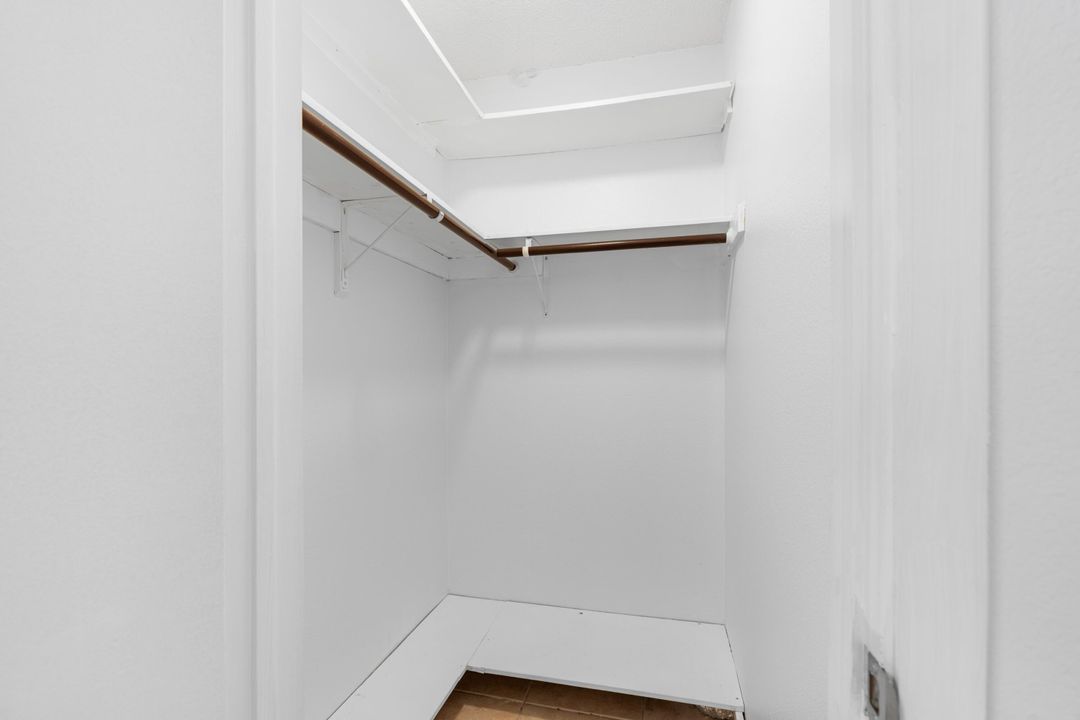 For Sale: $209,900 (2 beds, 2 baths, 1158 Square Feet)