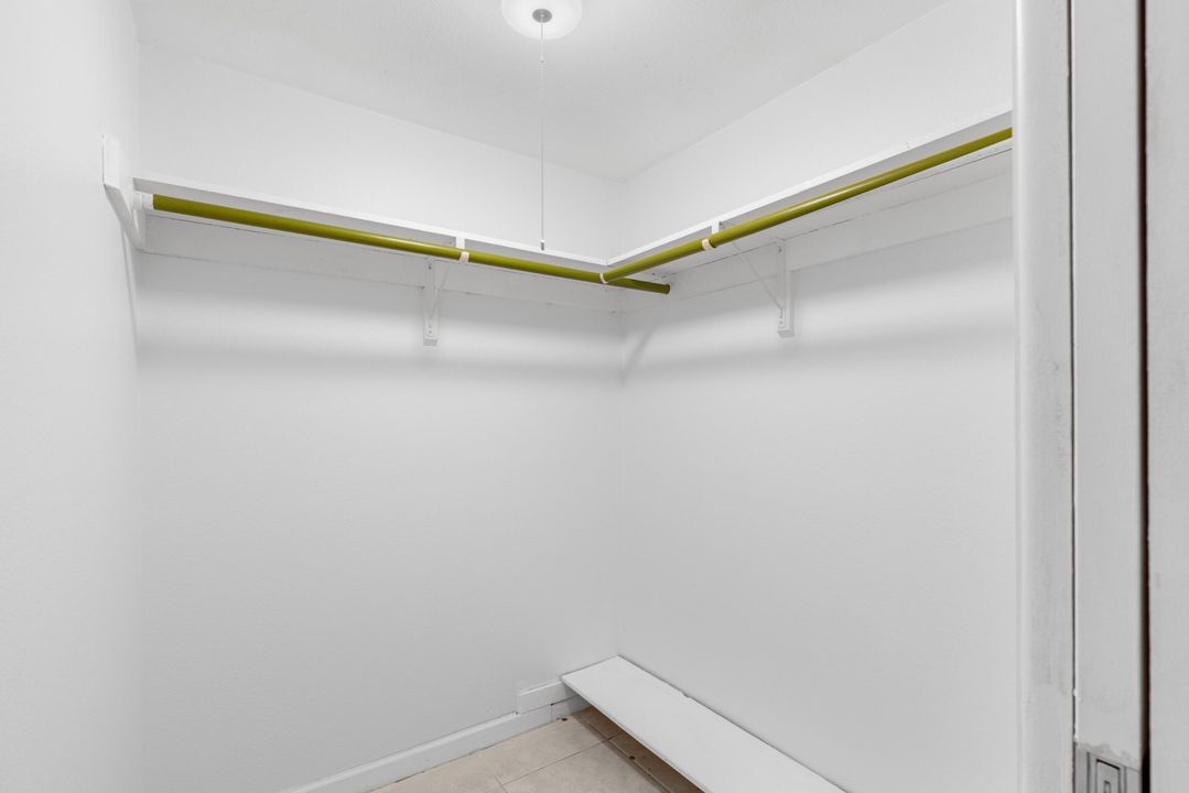 For Sale: $209,900 (2 beds, 2 baths, 1158 Square Feet)