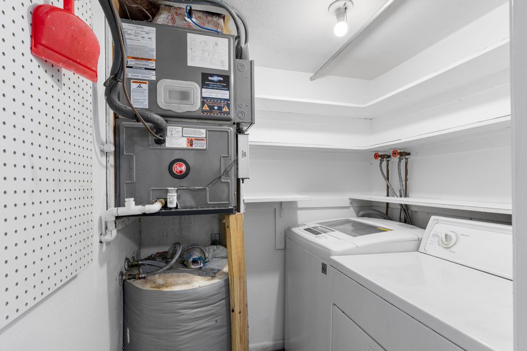 For Sale: $209,900 (2 beds, 2 baths, 1158 Square Feet)