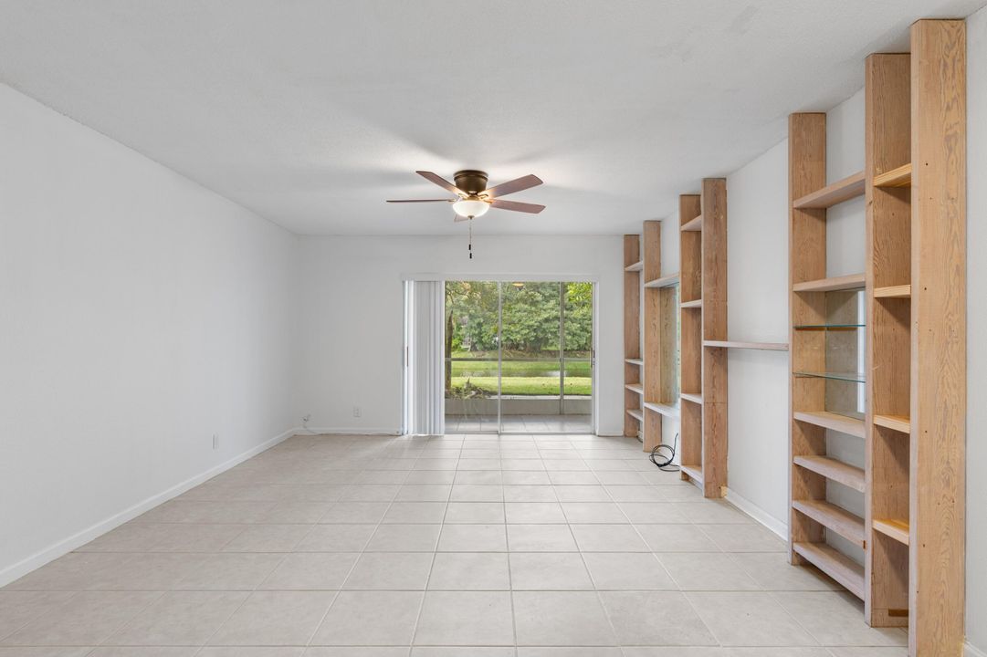 For Sale: $209,900 (2 beds, 2 baths, 1158 Square Feet)