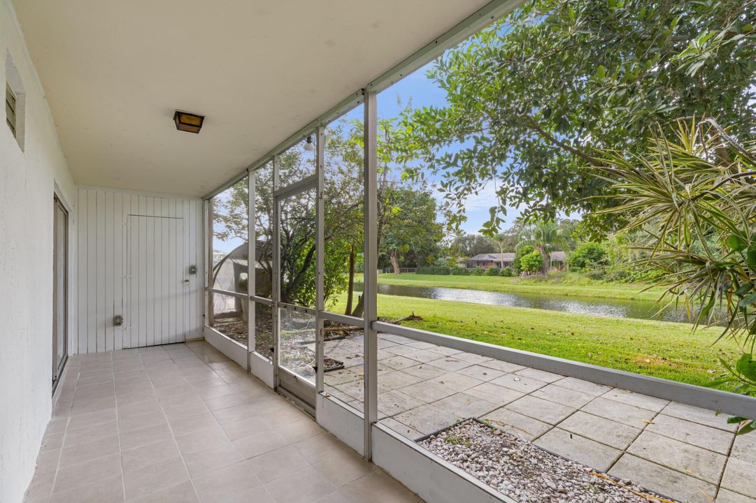 For Sale: $209,900 (2 beds, 2 baths, 1158 Square Feet)