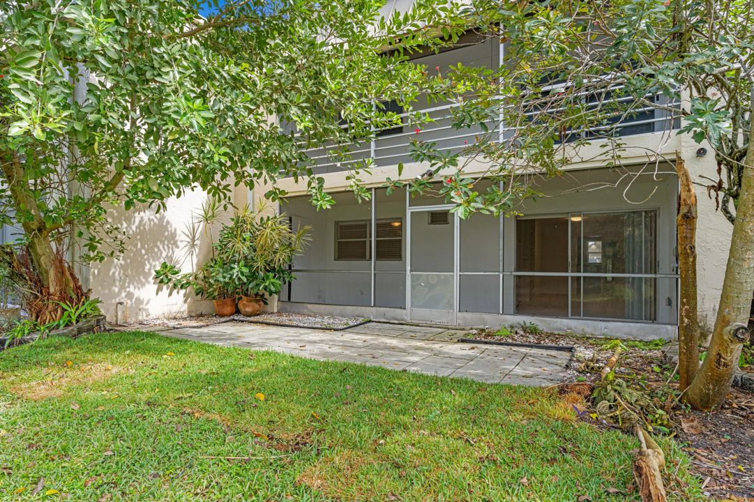 For Sale: $209,900 (2 beds, 2 baths, 1158 Square Feet)