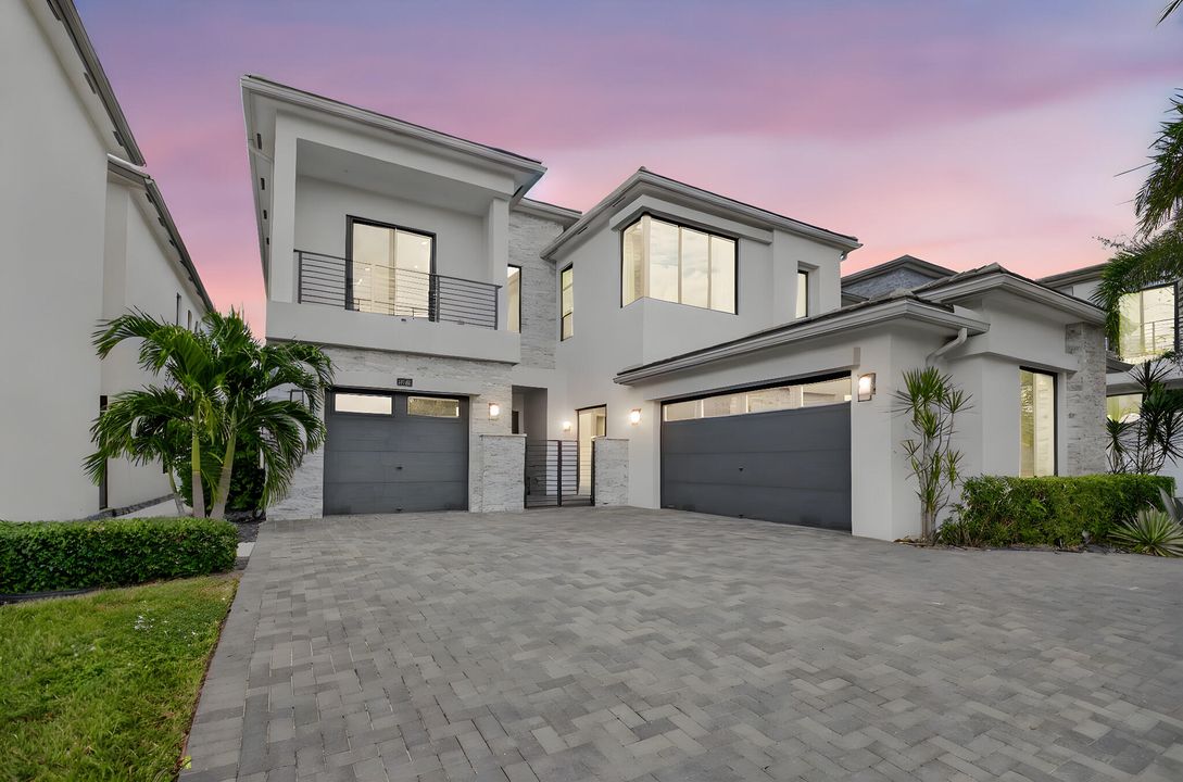 For Sale: $3,799,999 (5 beds, 6 baths, 5170 Square Feet)