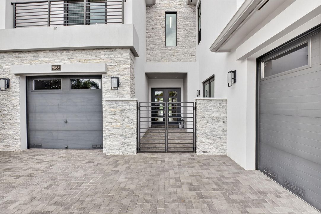 For Sale: $3,799,999 (5 beds, 6 baths, 5170 Square Feet)