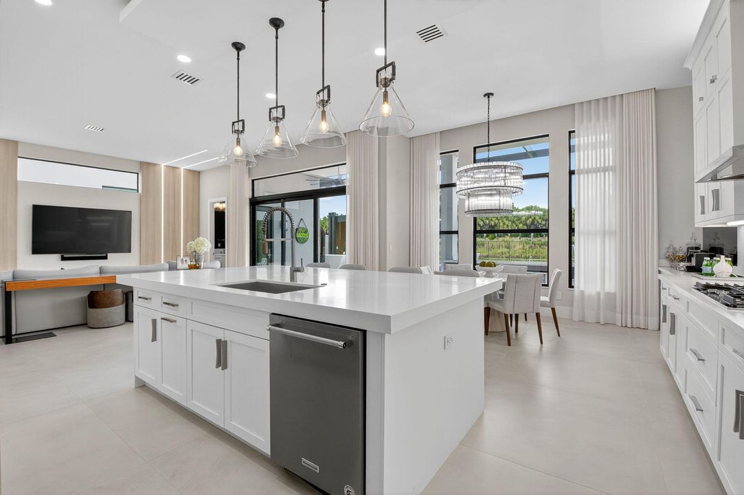 For Sale: $3,799,999 (5 beds, 6 baths, 5170 Square Feet)