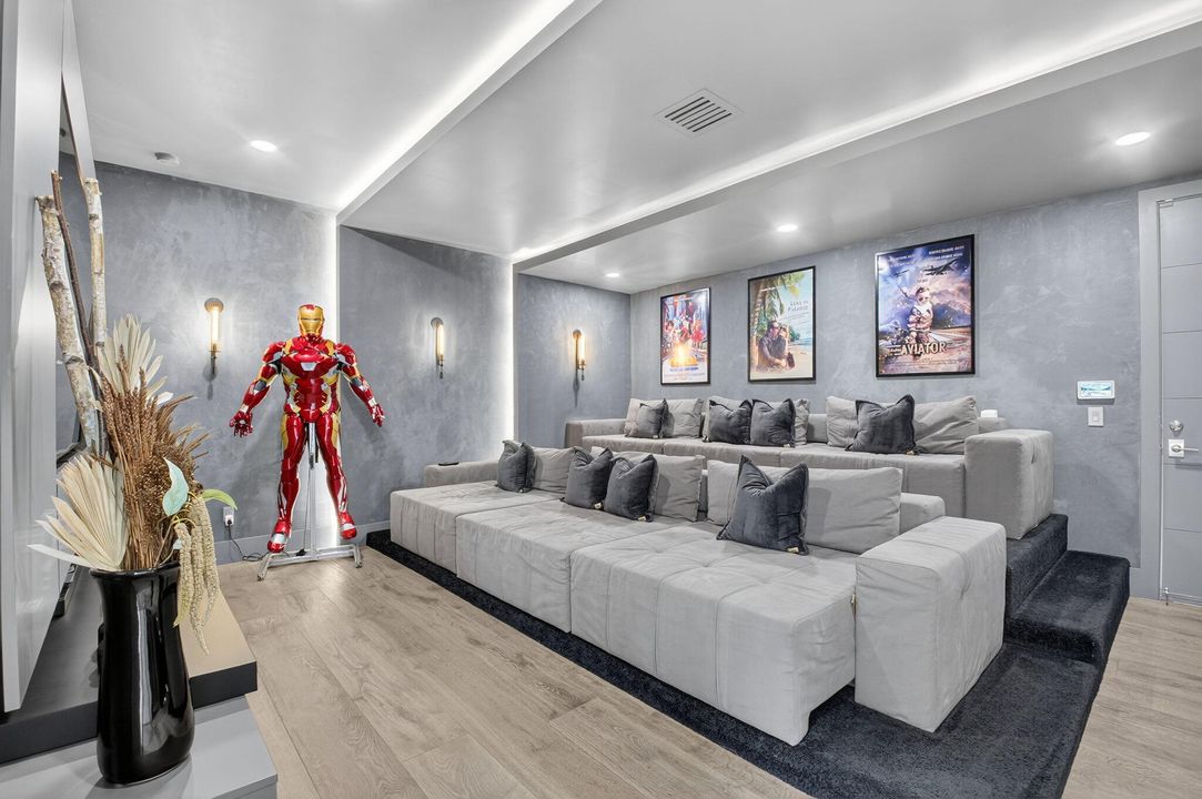 For Sale: $3,799,999 (5 beds, 6 baths, 5170 Square Feet)