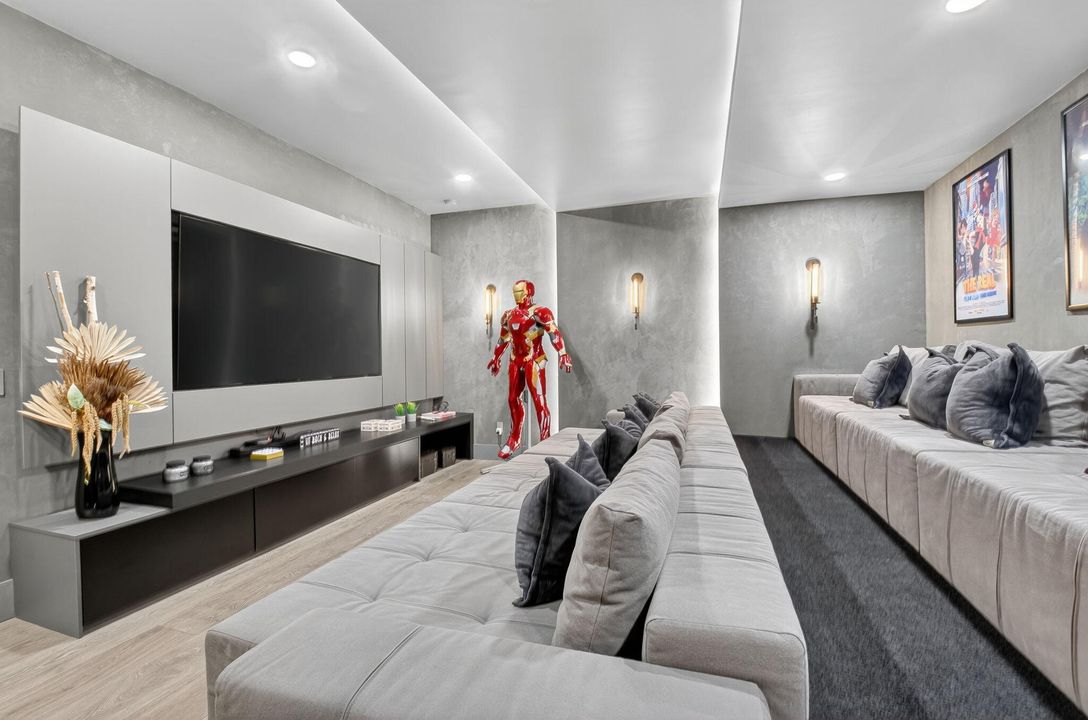 For Sale: $3,799,999 (5 beds, 6 baths, 5170 Square Feet)