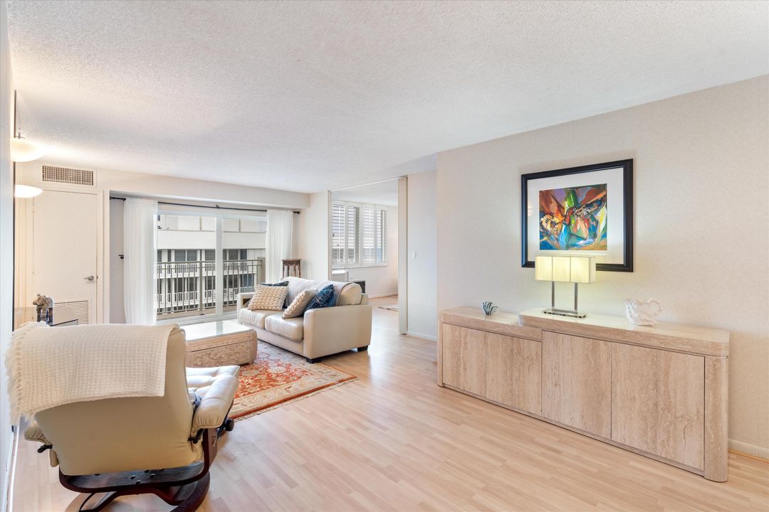 For Sale: $539,000 (2 beds, 2 baths, 1050 Square Feet)