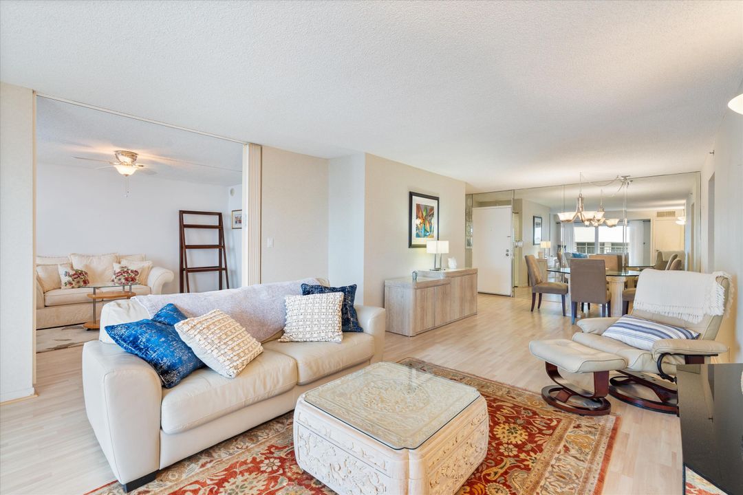 For Sale: $539,000 (2 beds, 2 baths, 1050 Square Feet)